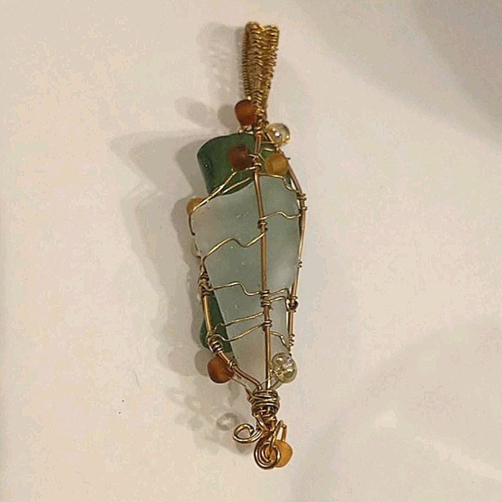 🇨🇦Wire Wrapped Beach Glass Pendant